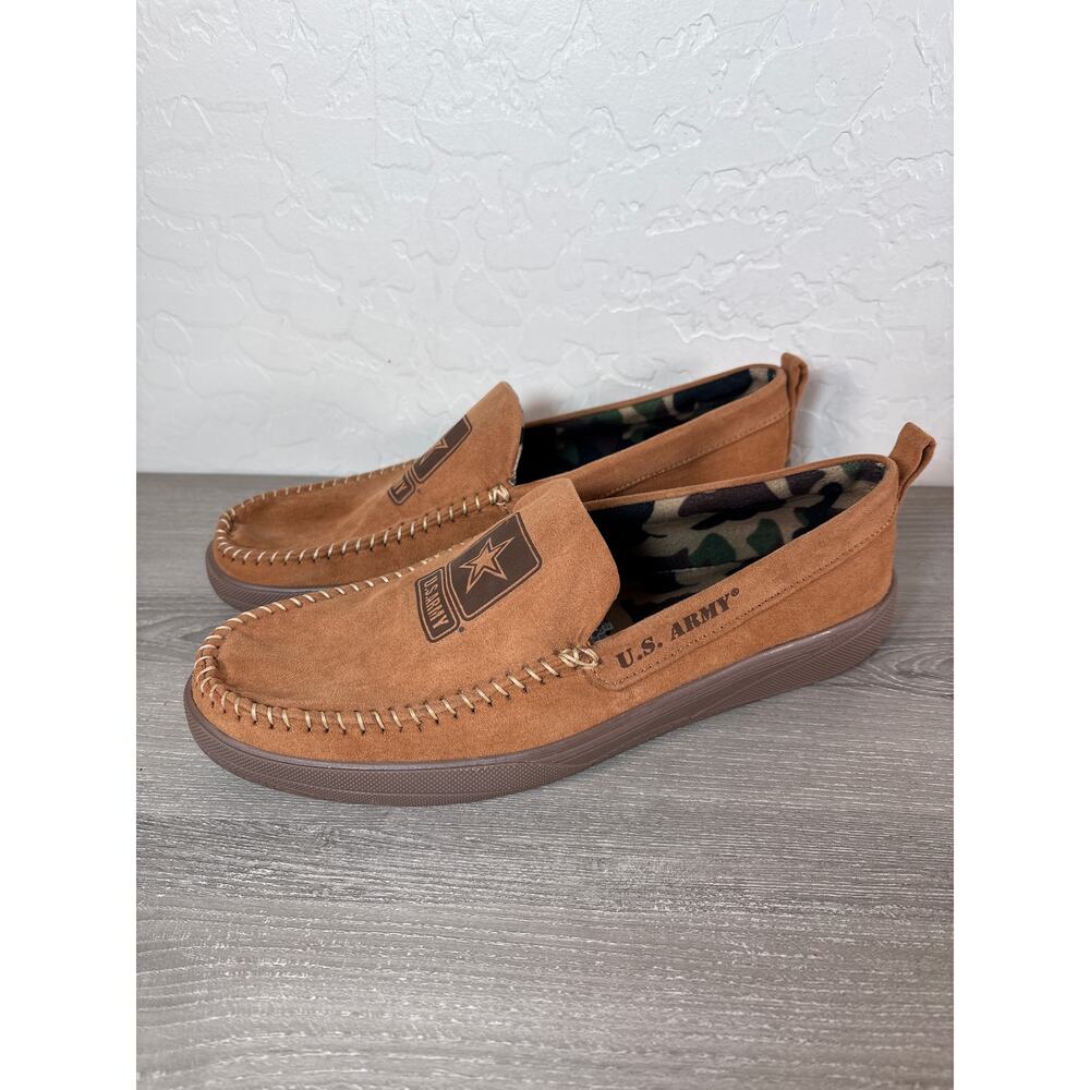 The Bradford Exchange U.S. Army Pride Men's Faux Suede Moccasin Sleepers- Size 9
